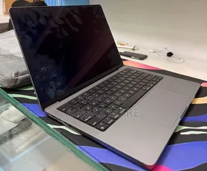 New Laptop Apple MacBook Pro 2023 M3 8GB Apple M3 SSD 512GB