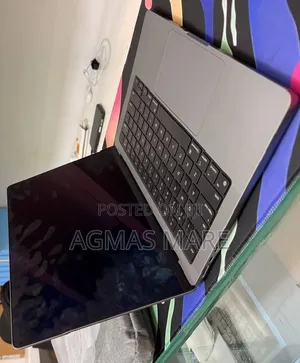 New Laptop Apple MacBook Pro 2023 M3 8GB Apple M3 SSD 512GB
