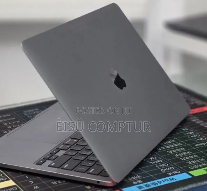 New Laptop Apple MacBook Pro 2021 M1 8GB Apple M1 SSD 256GB