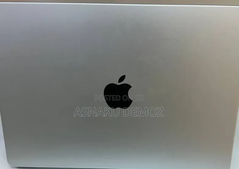 New Laptop Apple MacBook Pro 8GB Intel Core M3 SSD 512GB