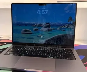 New Laptop Apple MacBook Pro 2023 M3 8GB Apple M3 Pro SSD 512GB