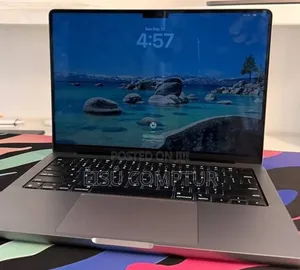 New Laptop Apple MacBook Pro 2023 M3 8GB Apple M3 Pro SSD 512GB