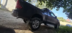 Toyota Hilux 2018 Black