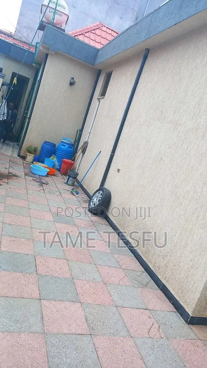 Furnished 4bdrm Villa in Hayat, Bole for sale