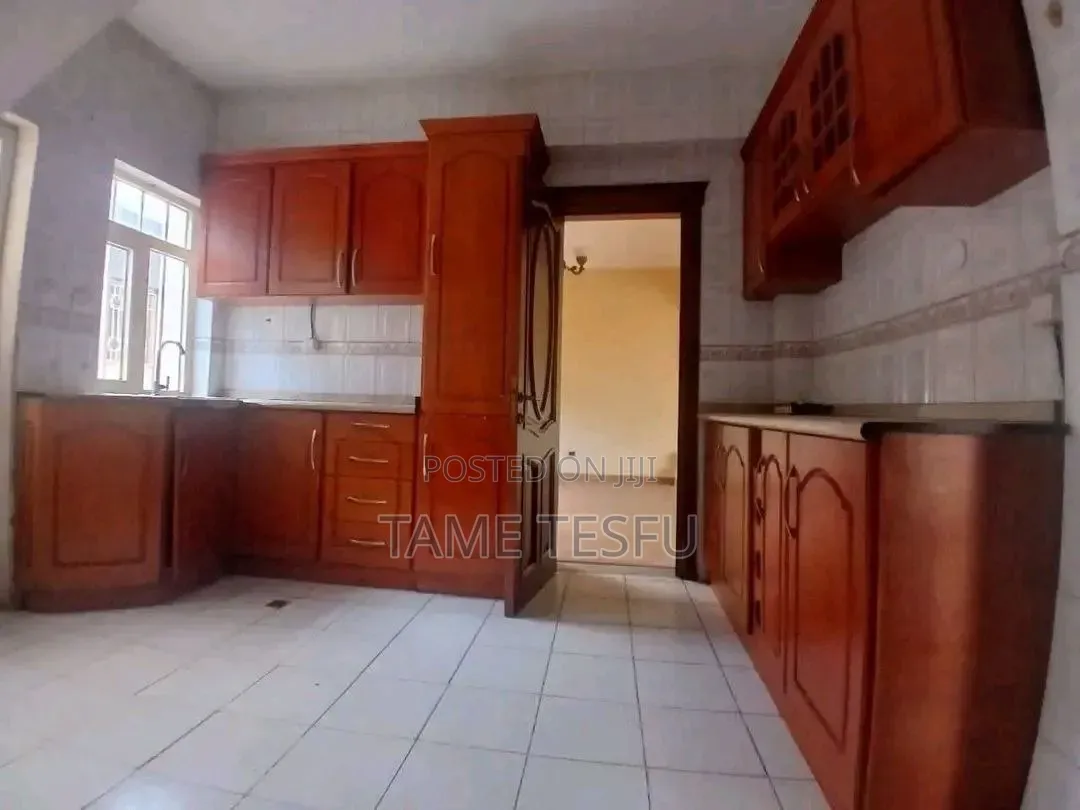 Furnished 4bdrm Villa in Hayat, Bole for sale