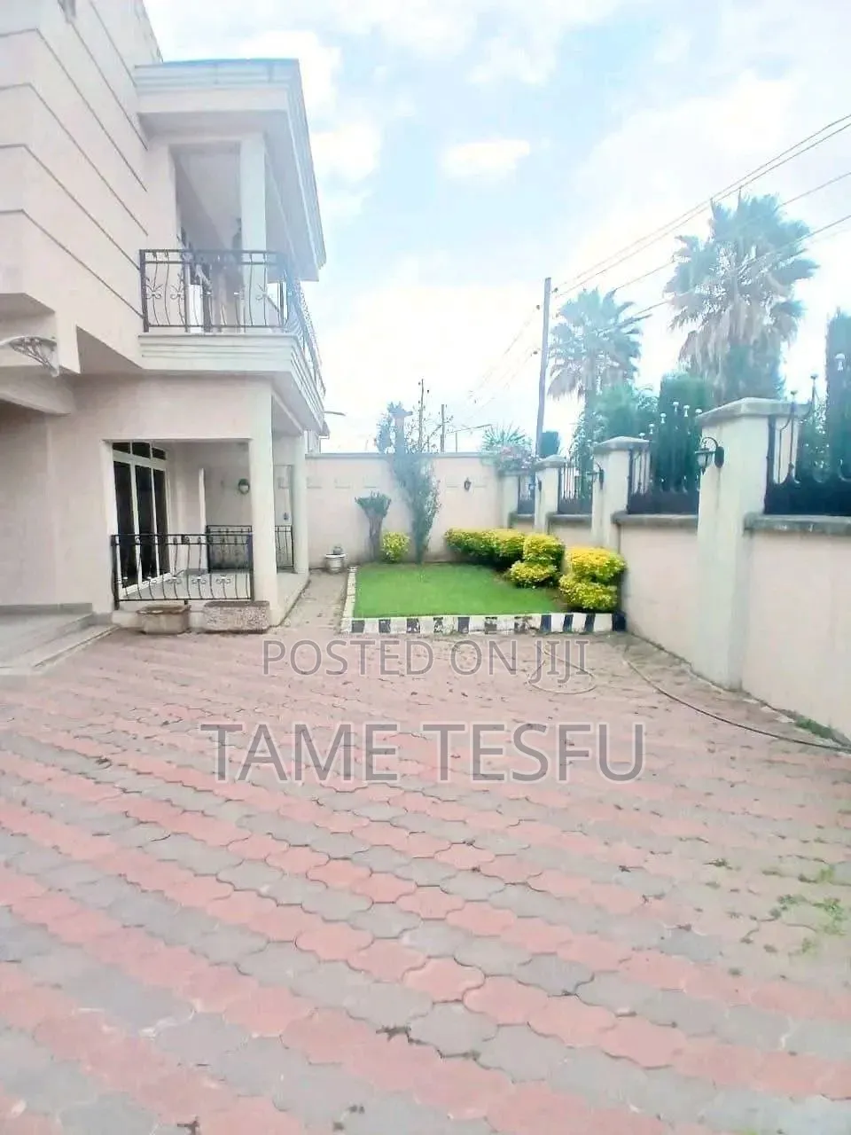 Furnished 6bdrm House in Hayat, Bole for sale