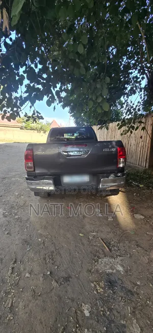 Toyota Hilux 2018 Black