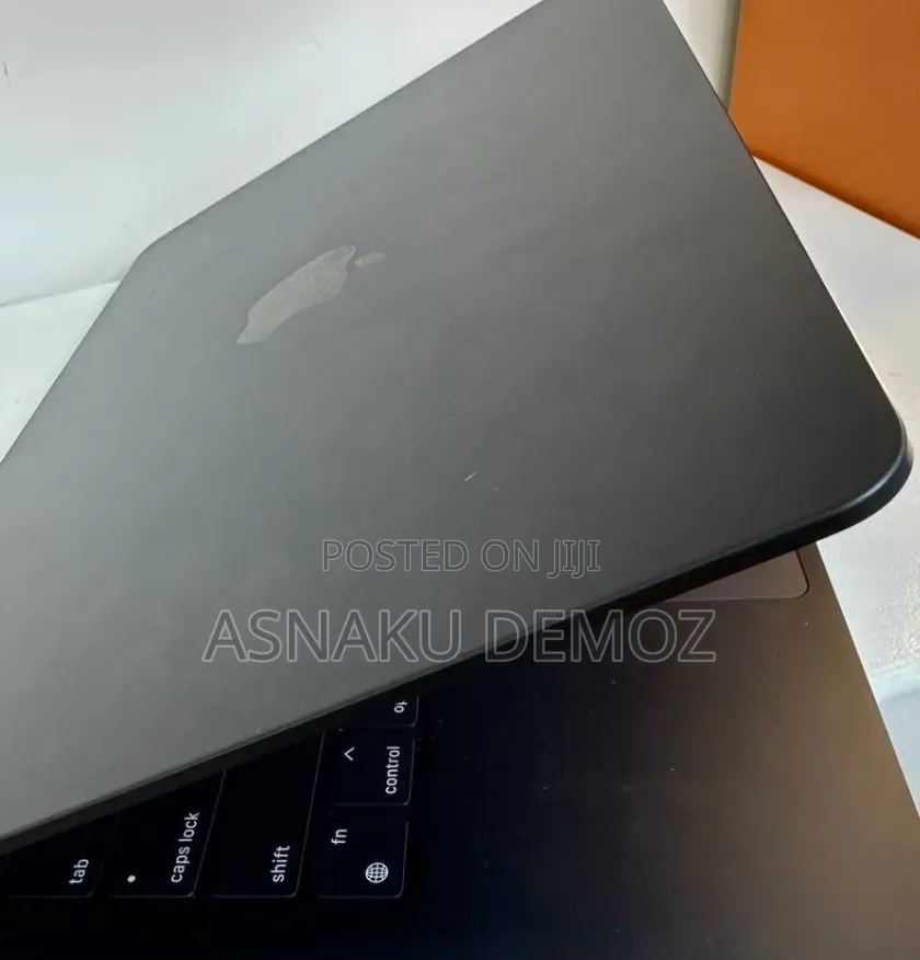 New Laptop Apple MacBook Pro 16GB Apple M5 Pro SSD 512GB
