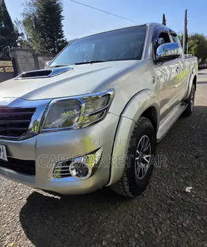 Toyota Hilux 3.0 D-4D 4x4 2013 Gray