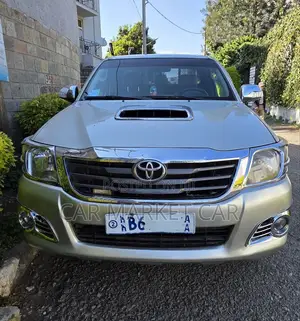 Toyota Hilux 3.0 D-4D 4x4 2013 Gray