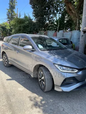 BYD E2 43 kWh 94 hp FWD 2025 Gray