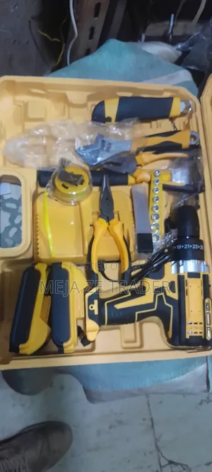 DEWALT Full Accessories Charger Drill