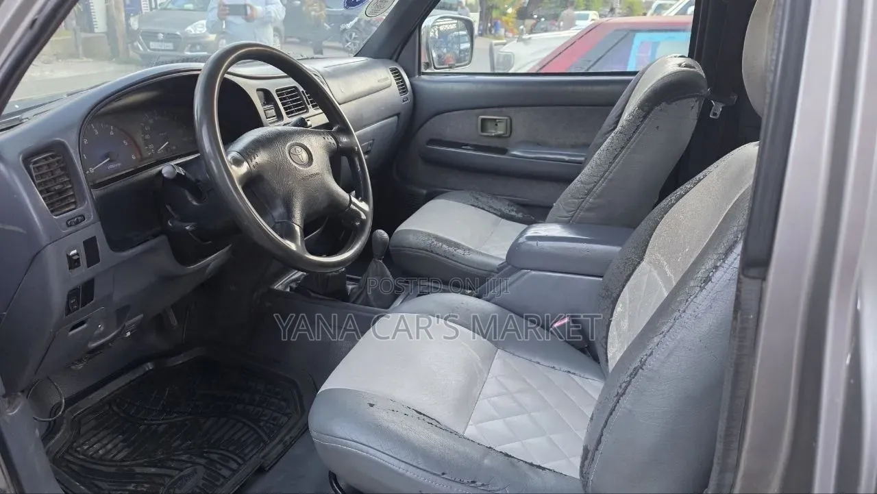 Toyota Tacoma 2004 Silver