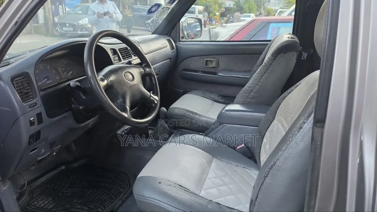 Toyota Tacoma 2004 Silver