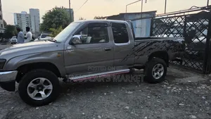 Toyota Tacoma 2004 Silver
