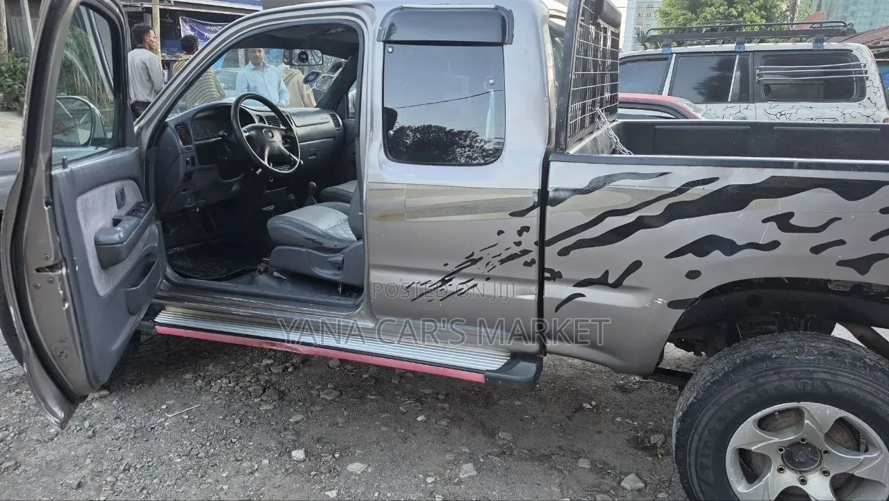 Toyota Tacoma 2004 Silver