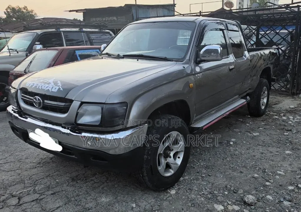 Toyota Tacoma 2004 Silver