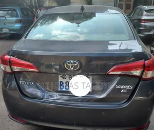 Toyota Yaris 2021 Gray