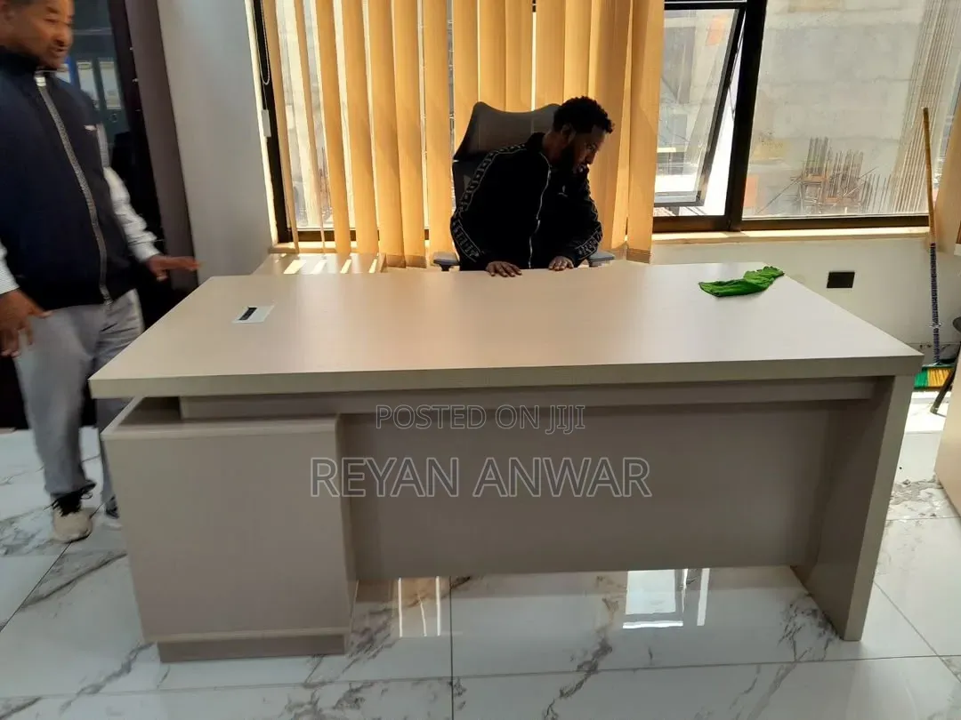 L-Shape Table
