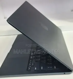 New Laptop Apple MacBook Air 2022 M2 8GB Apple M2 SSD 256GB