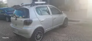 Toyota Vitz 2000 Silver