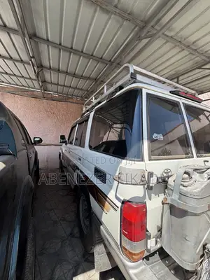 Toyota Land Cruiser 2013 White