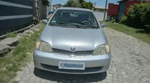 Toyota Platz 2001 Silver