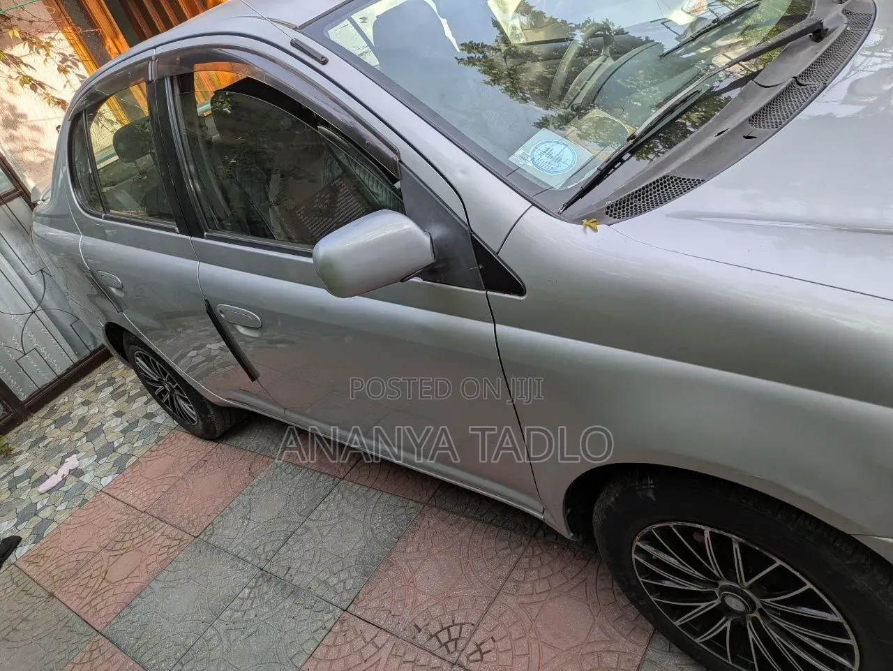 Toyota Platz 2001 Silver