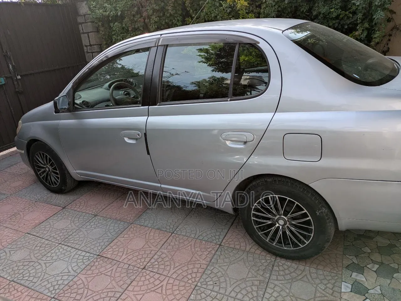 Toyota Platz 2001 Silver