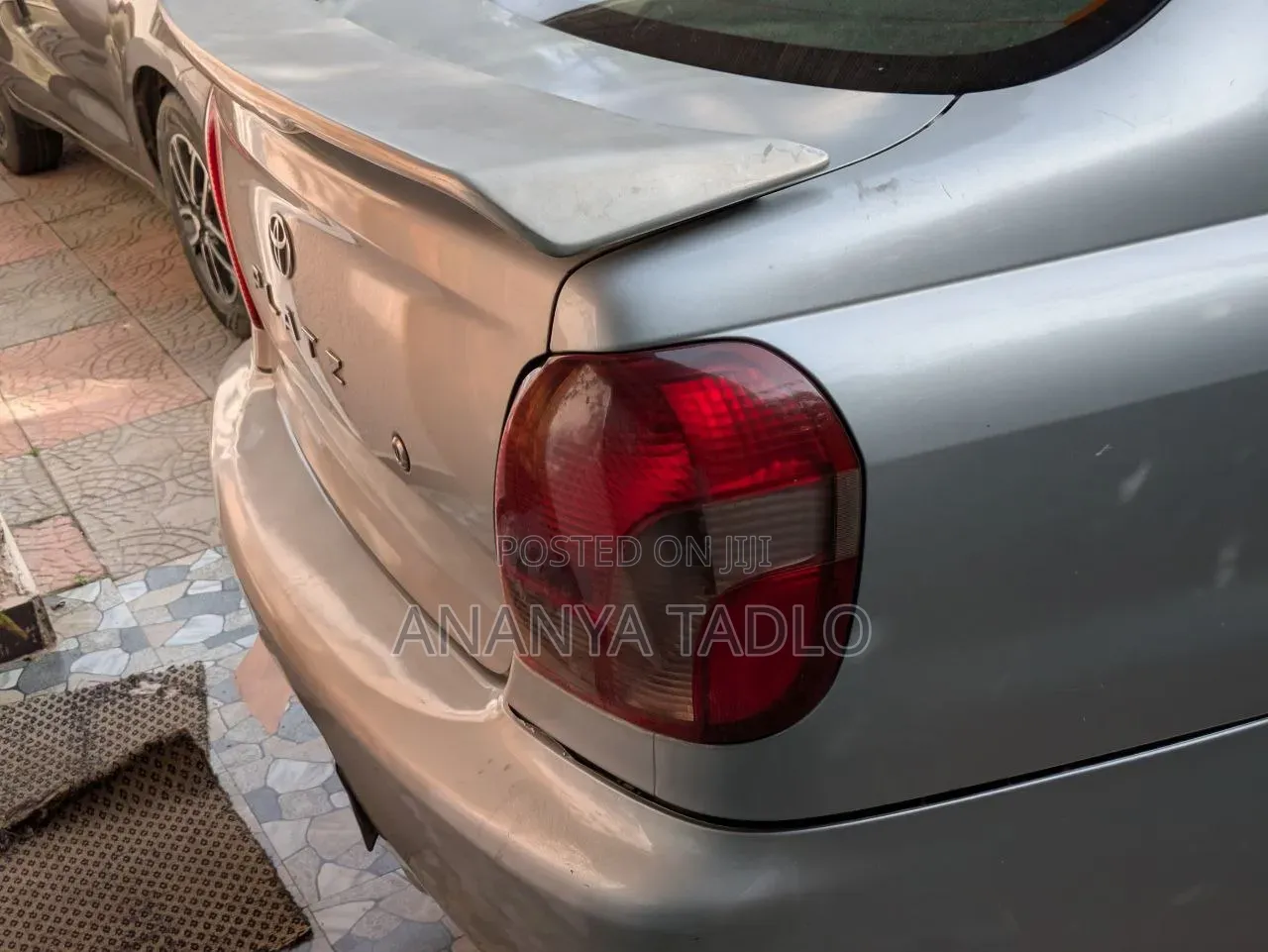 Toyota Platz 2001 Silver