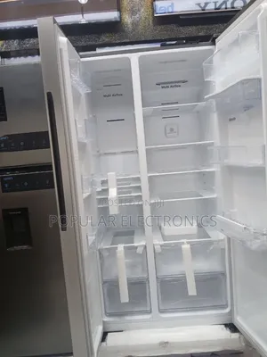 BOSS 640 Liter REFRIGATOR