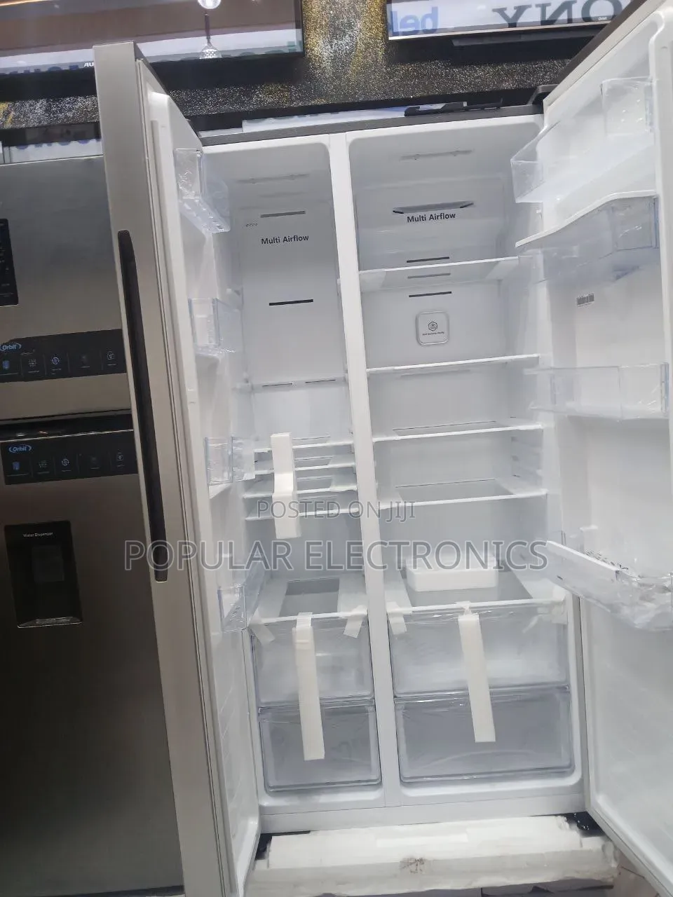 BOSS 640 Liter REFRIGATOR