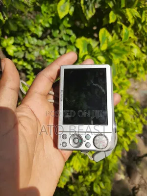 Vintage Fujifilm FinePix F60fd Digital Camera. 12.0 Megapixel,