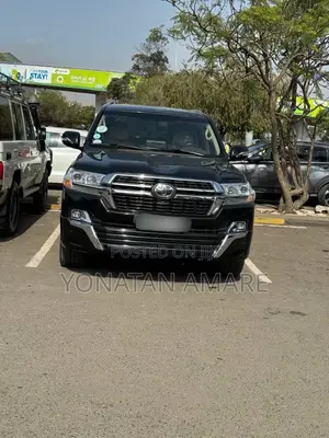 Toyota Land Cruiser 2016 Black