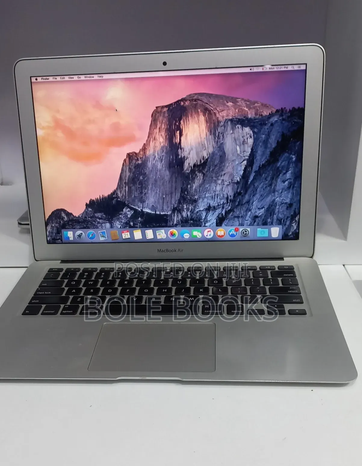 New Laptop Apple MacBook Air 2017 8GB Intel Core i7 SSD 128GB