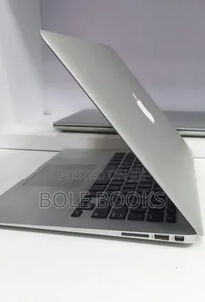 New Laptop Apple MacBook Air 2017 8GB Intel Core i7 SSD 128GB