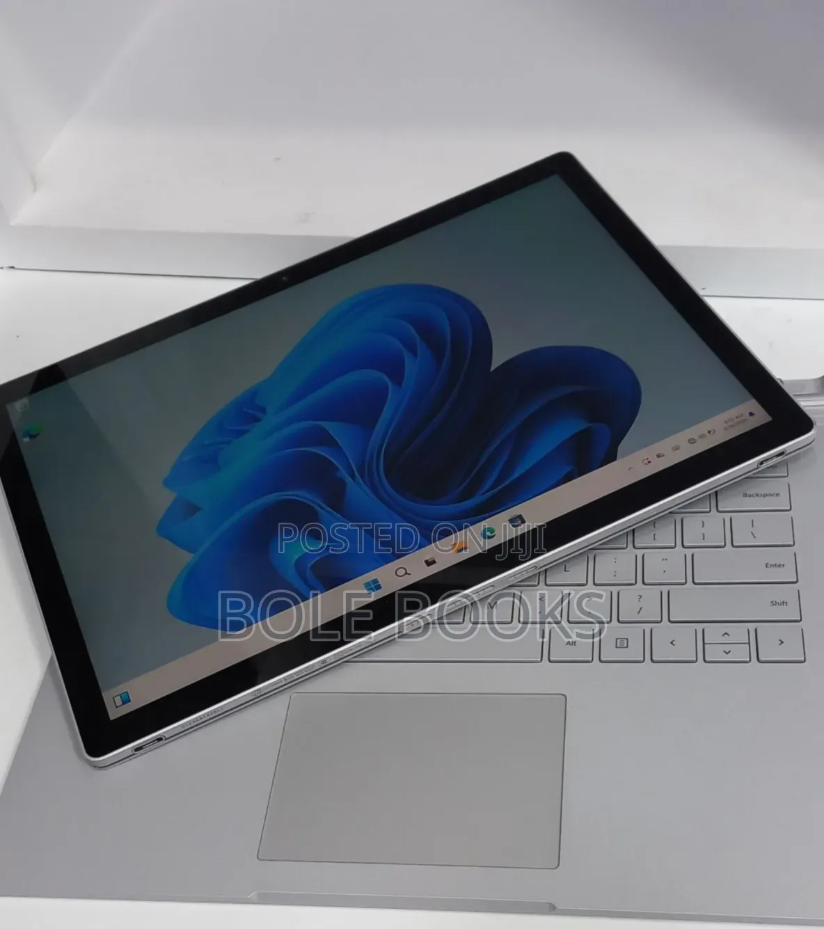 New Laptop Microsoft Surface Book 2 16GB Intel Core i7 SSD 512GB
