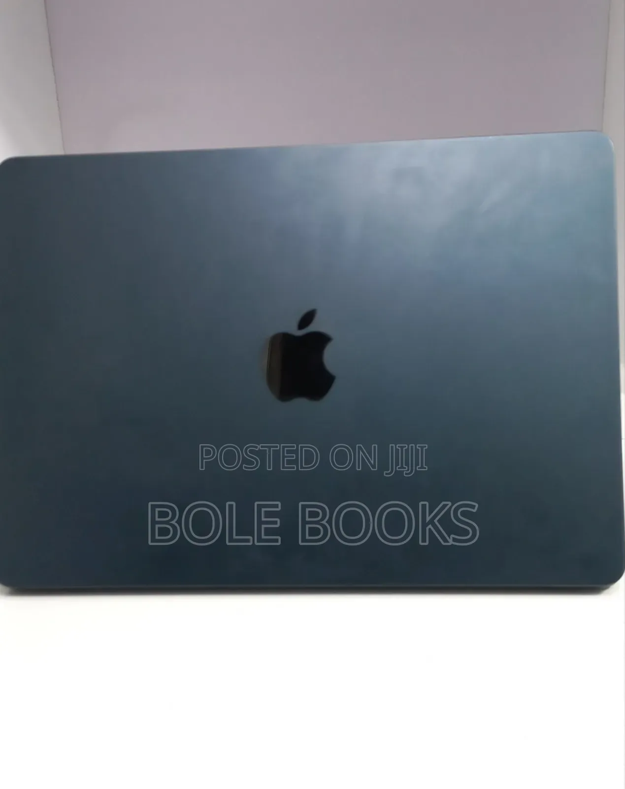 New Laptop Apple MacBook Air 2022 M2 8GB Intel Core i5 SSD 256GB
