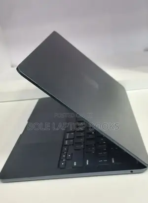 New Laptop Apple MacBook Air 2022 M2 8GB Intel Core i5 SSD 256GB