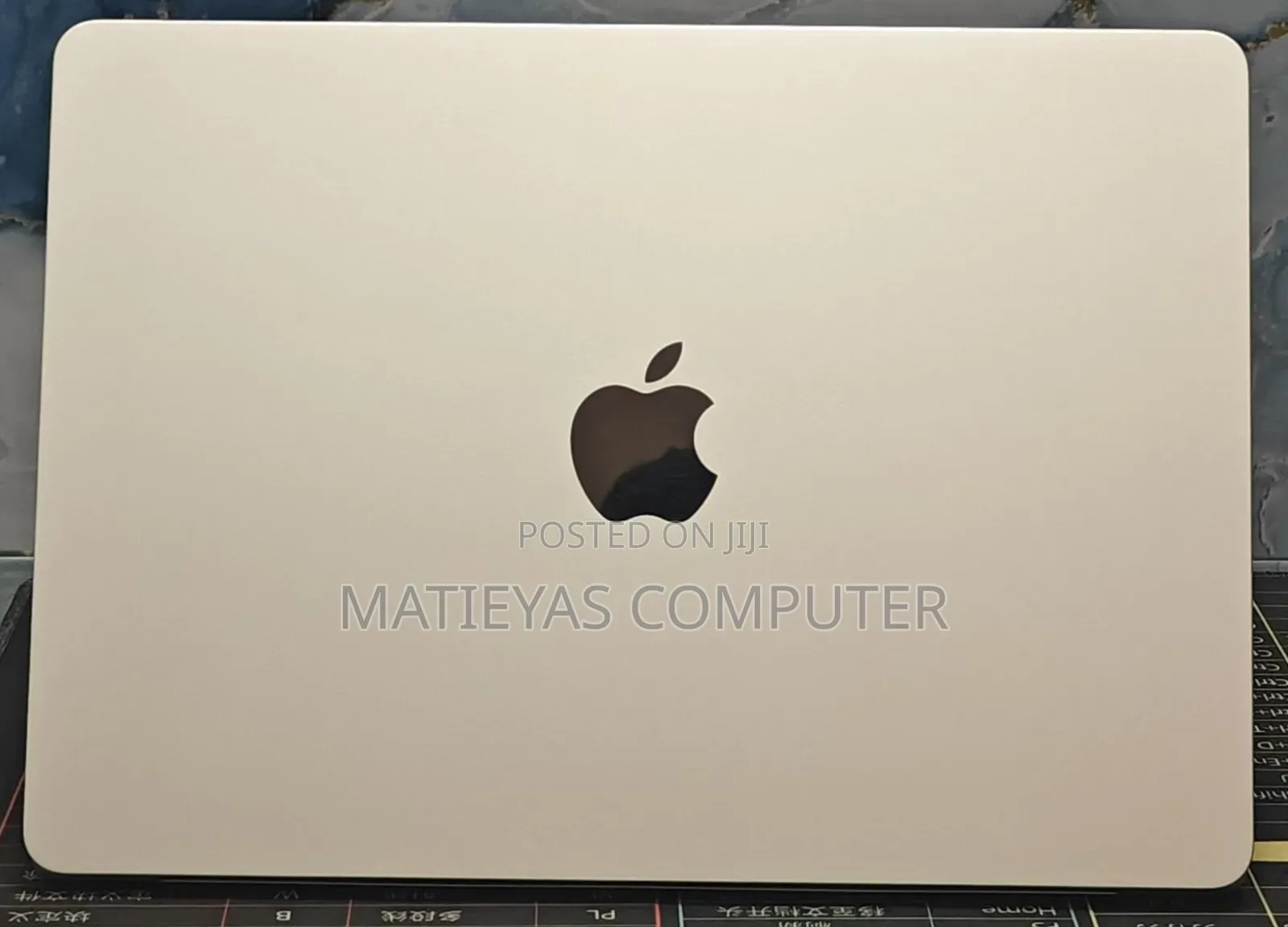 New Laptop Apple MacBook Air 2022 M2 8GB Apple M2 SSD 256GB