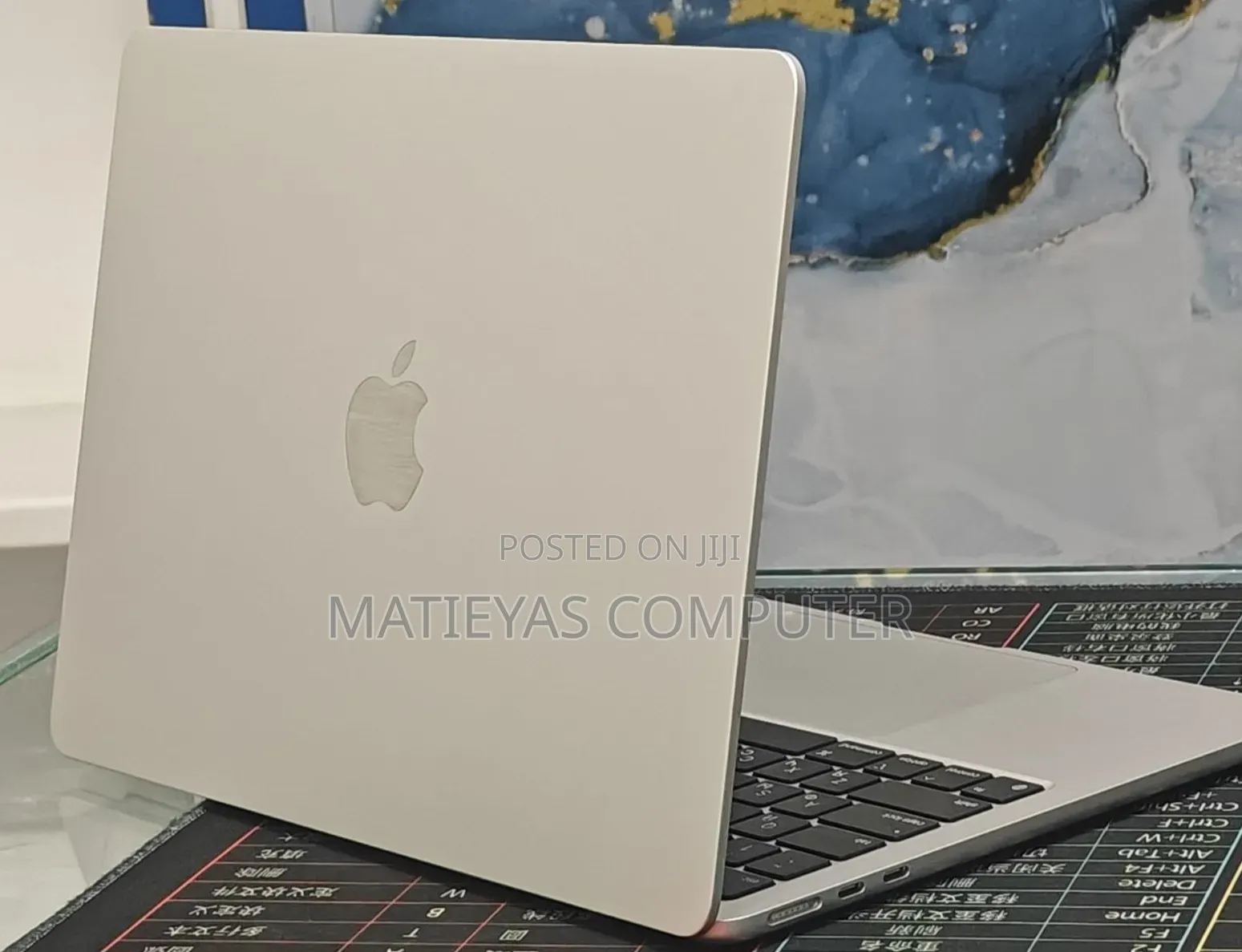 New Laptop Apple MacBook Air 2022 M2 8GB Apple M2 SSD 256GB