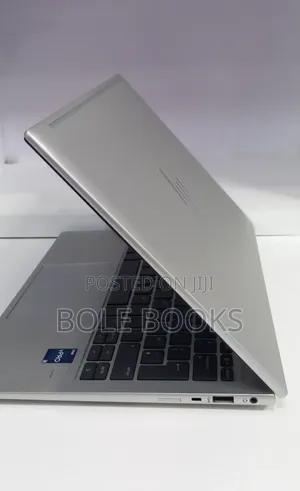 New Laptop HP EliteBook 830 G9 16GB Intel Core i5 SSD 512GB