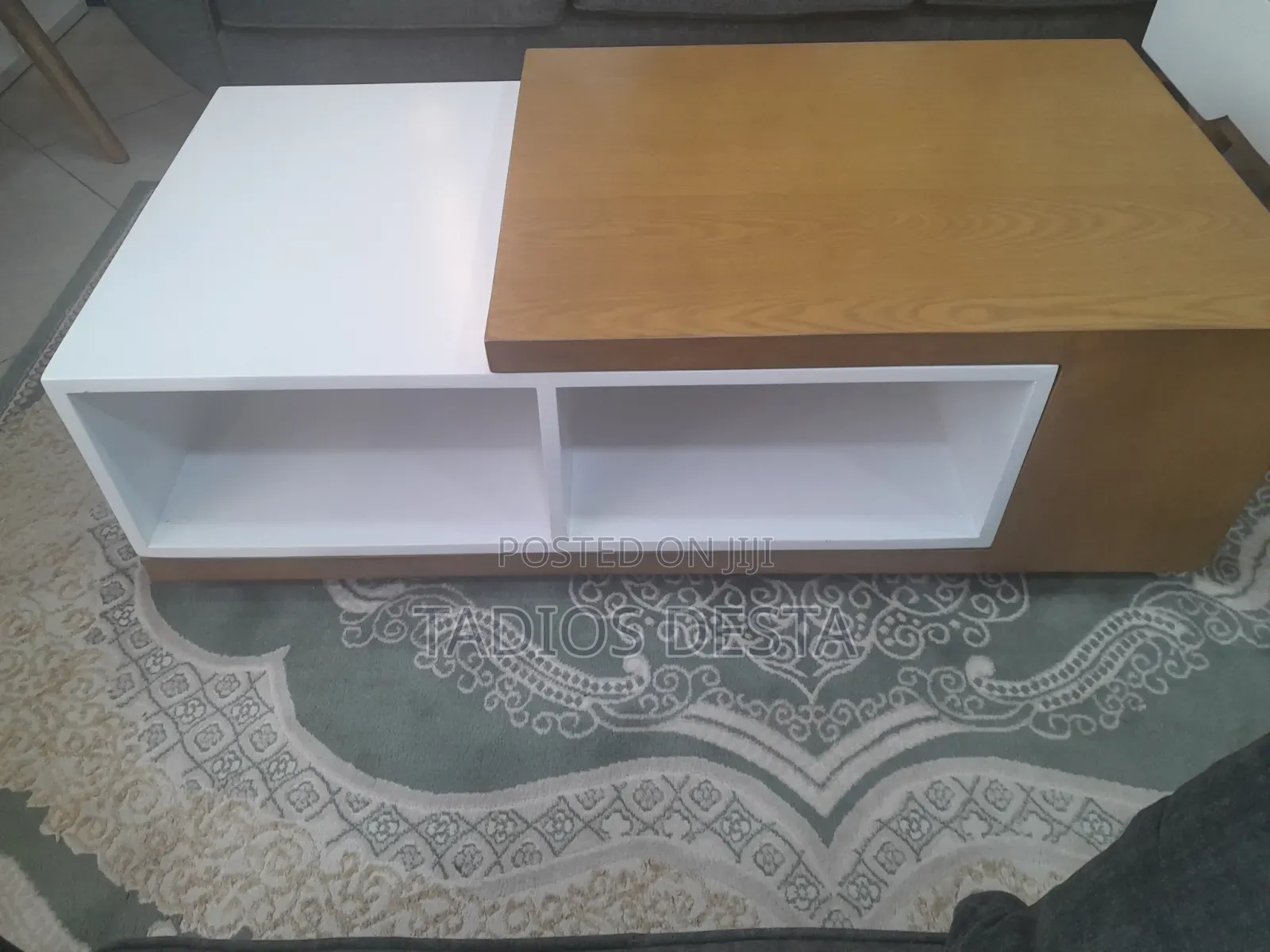Center Table ጠረጴዛ