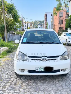 Toyota Platz 1.0 FWD 2004 White