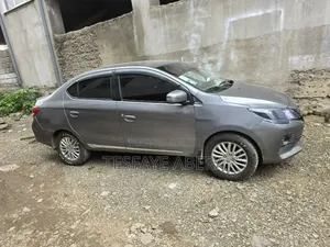 Mitsubishi Attrage 2022 Silver