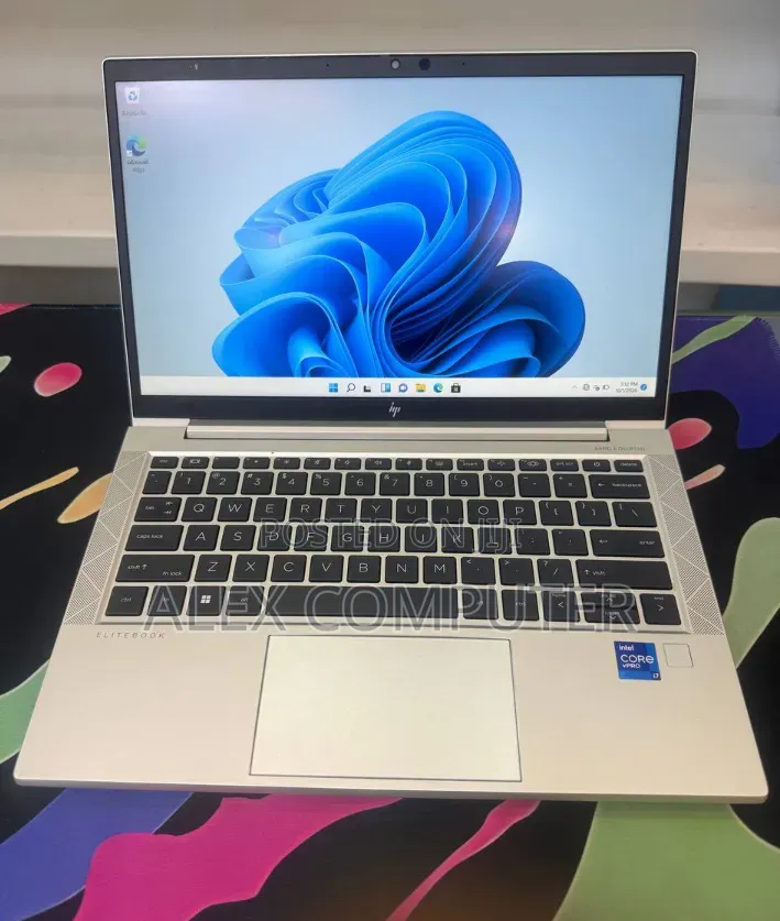 New Laptop HP EliteBook 830 G8 16GB Intel Core i7 SSD 512GB
