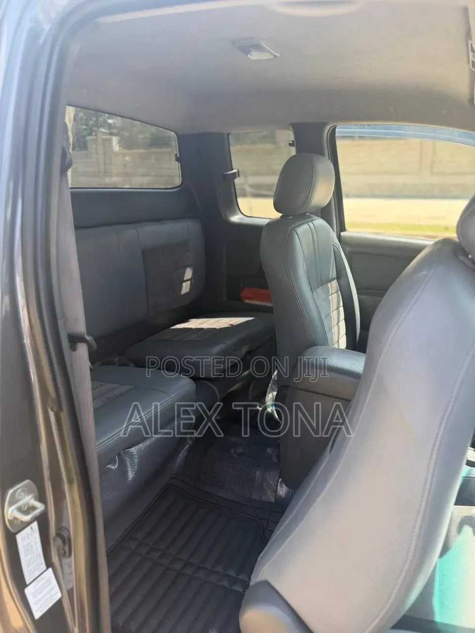 Toyota Hilux 2013 Gray