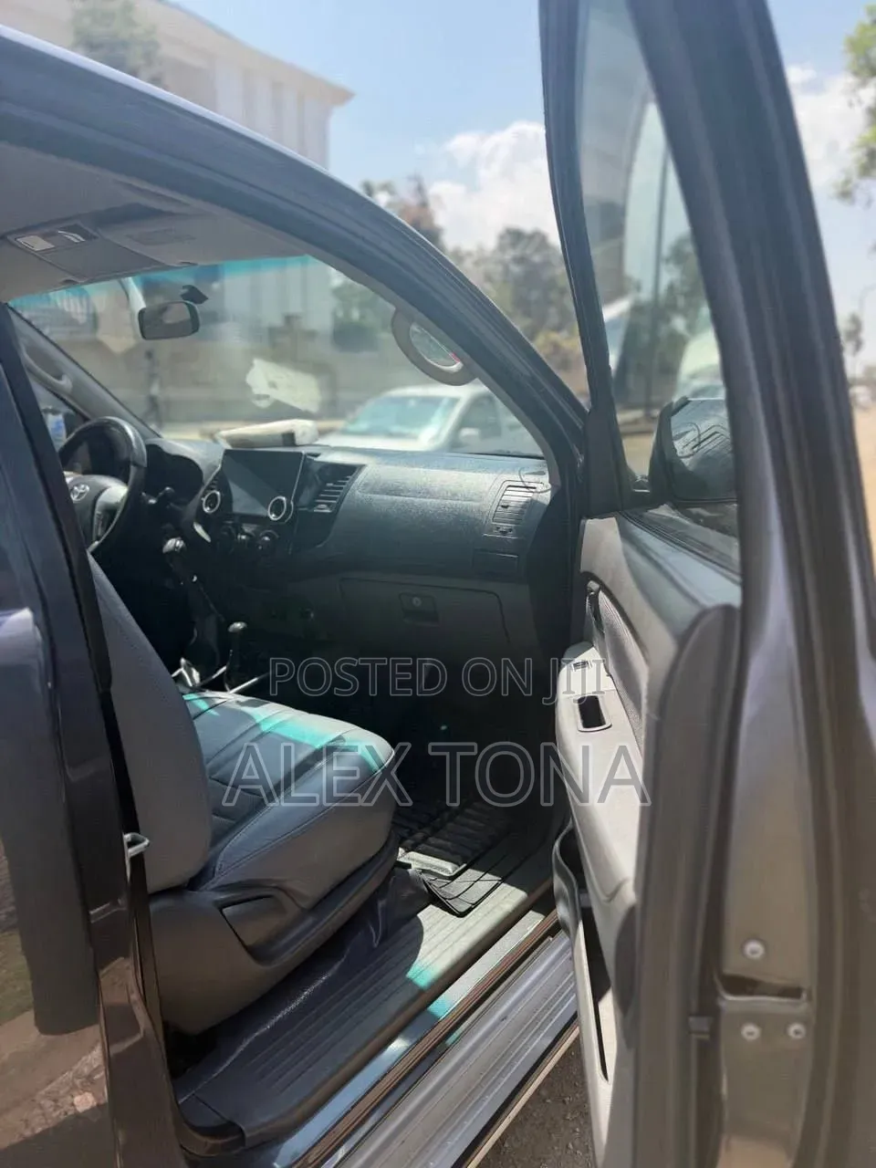 Toyota Hilux 2013 Gray