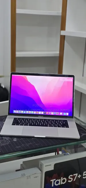 New Laptop Apple MacBook Pro 2017 16GB Intel Core i7 SSD 512GB
