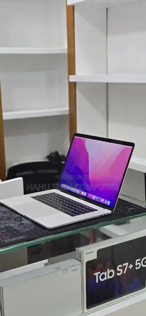 New Laptop Apple MacBook Pro 2017 16GB Intel Core i7 SSD 512GB